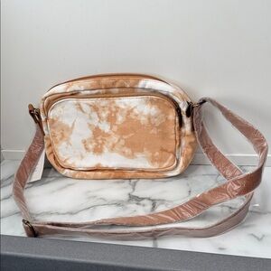 NWT Thirty-One All Zipped Up Crossbody Purse in the fawn tie-dye pattern